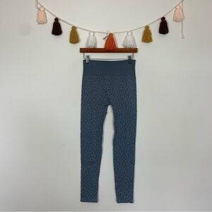 Pink Lily Textured Leopard Blue Leggings Size Medium